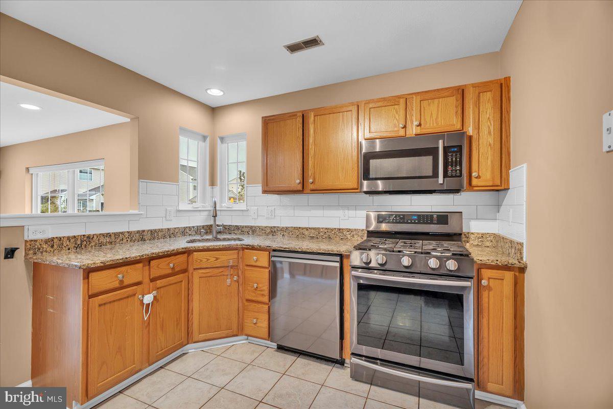 22 FIELDCREST DRIVE