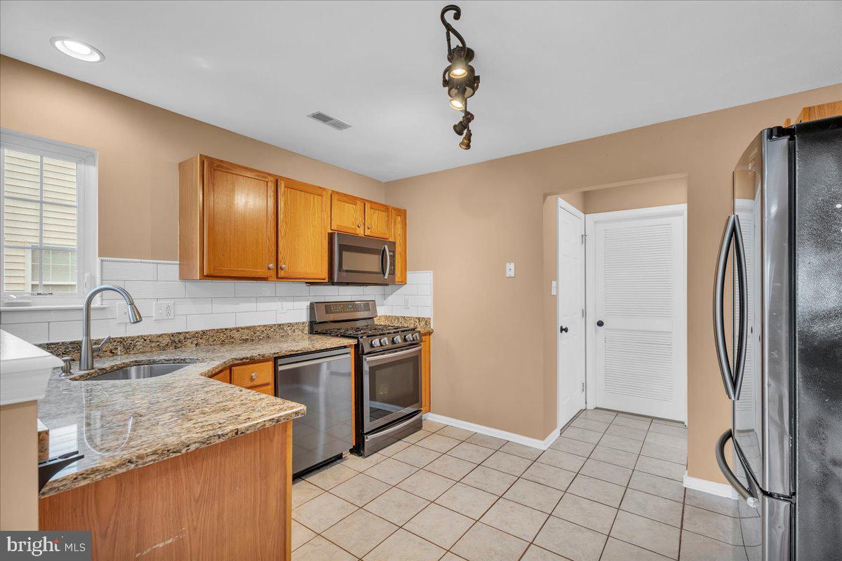22 FIELDCREST DRIVE