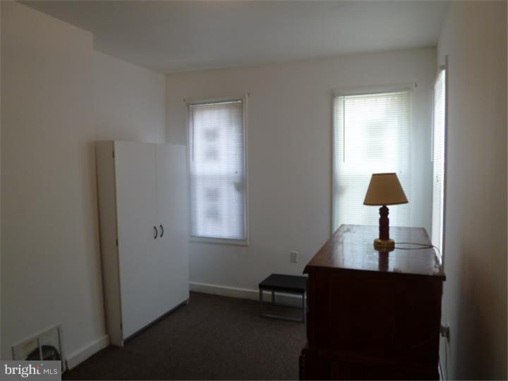 PHILADELPHIA (NORTH) - Residential Lease