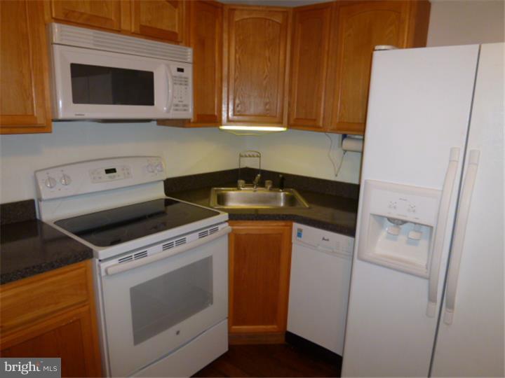 PHILADELPHIA (NORTH) - Residential Lease