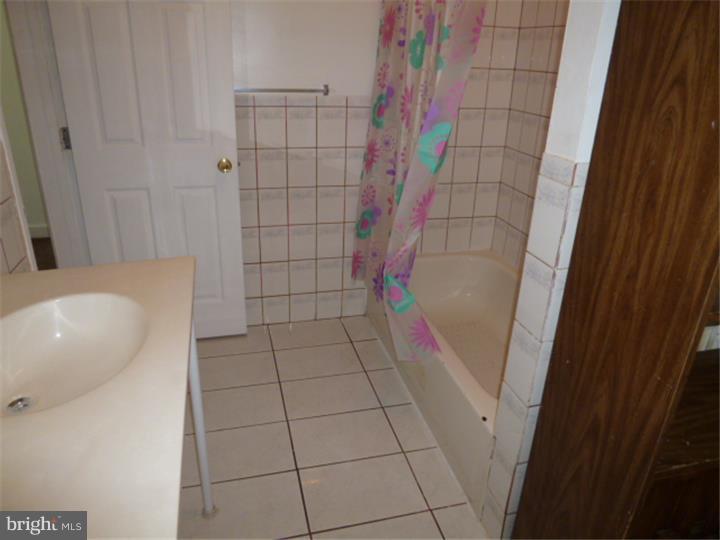PHILADELPHIA (NORTH) - Residential Lease