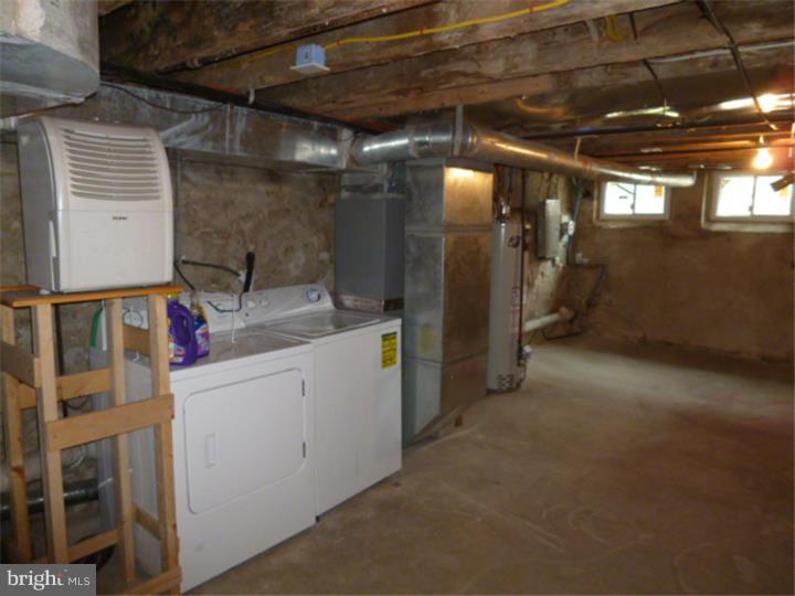 PHILADELPHIA (NORTH) - Residential Lease