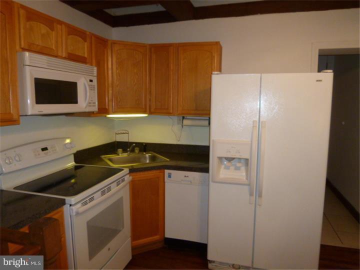 PHILADELPHIA (NORTH) - Residential Lease