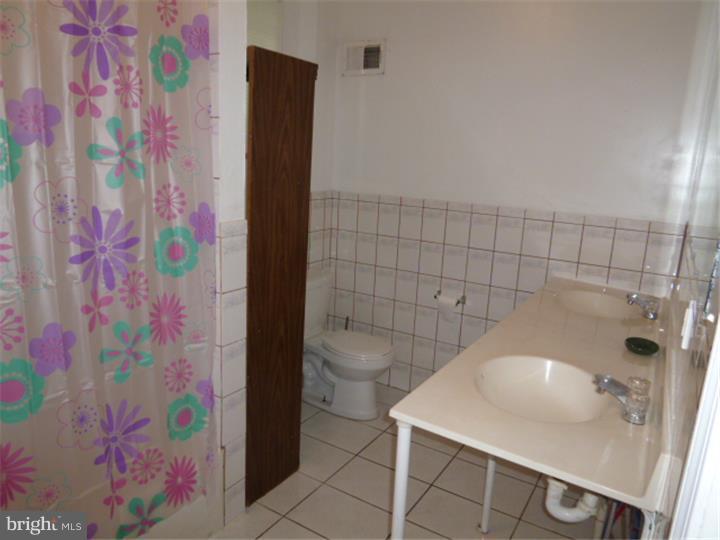 PHILADELPHIA (NORTH) - Residential Lease
