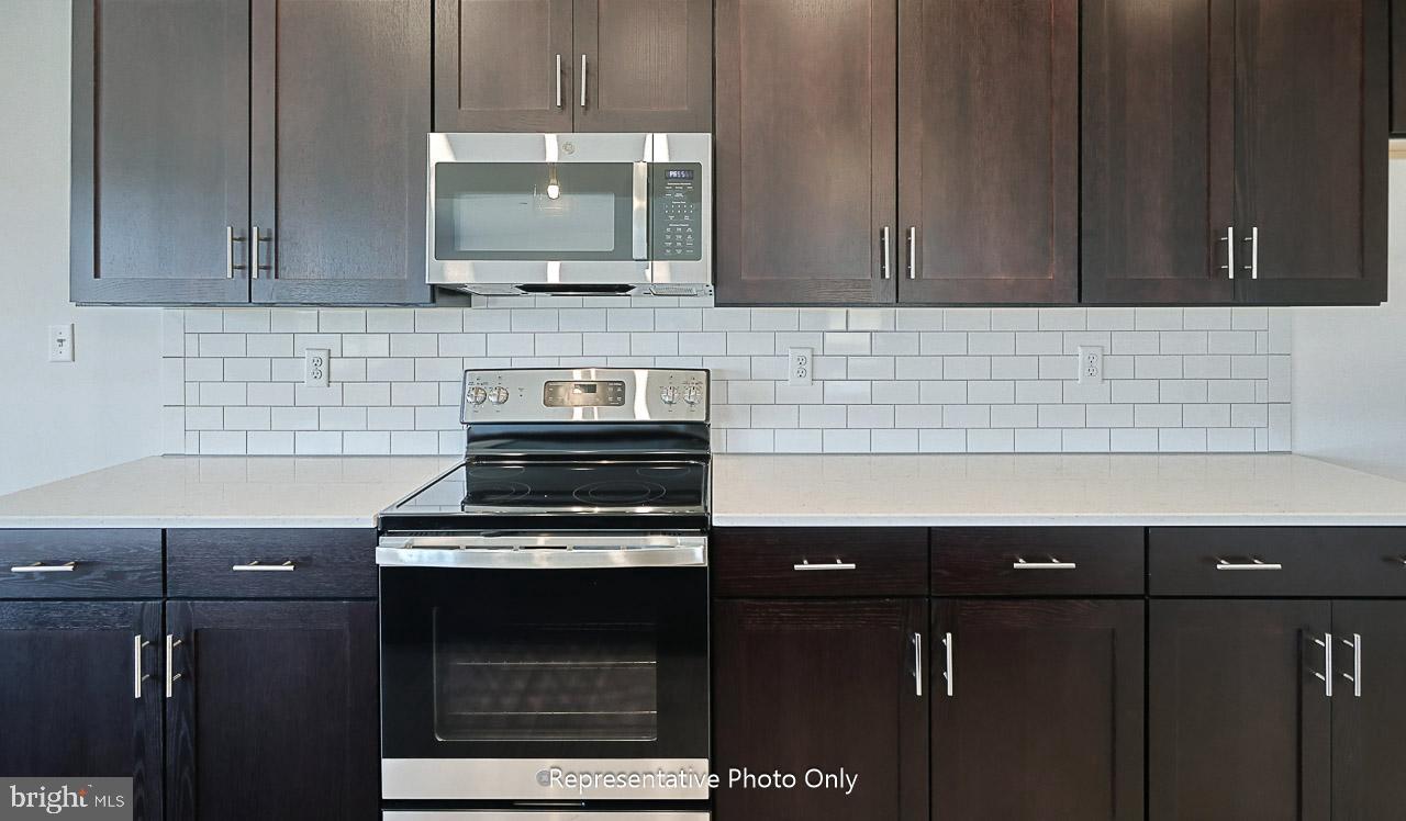 THE TOWNES AT BRIAR CREEK - Residential