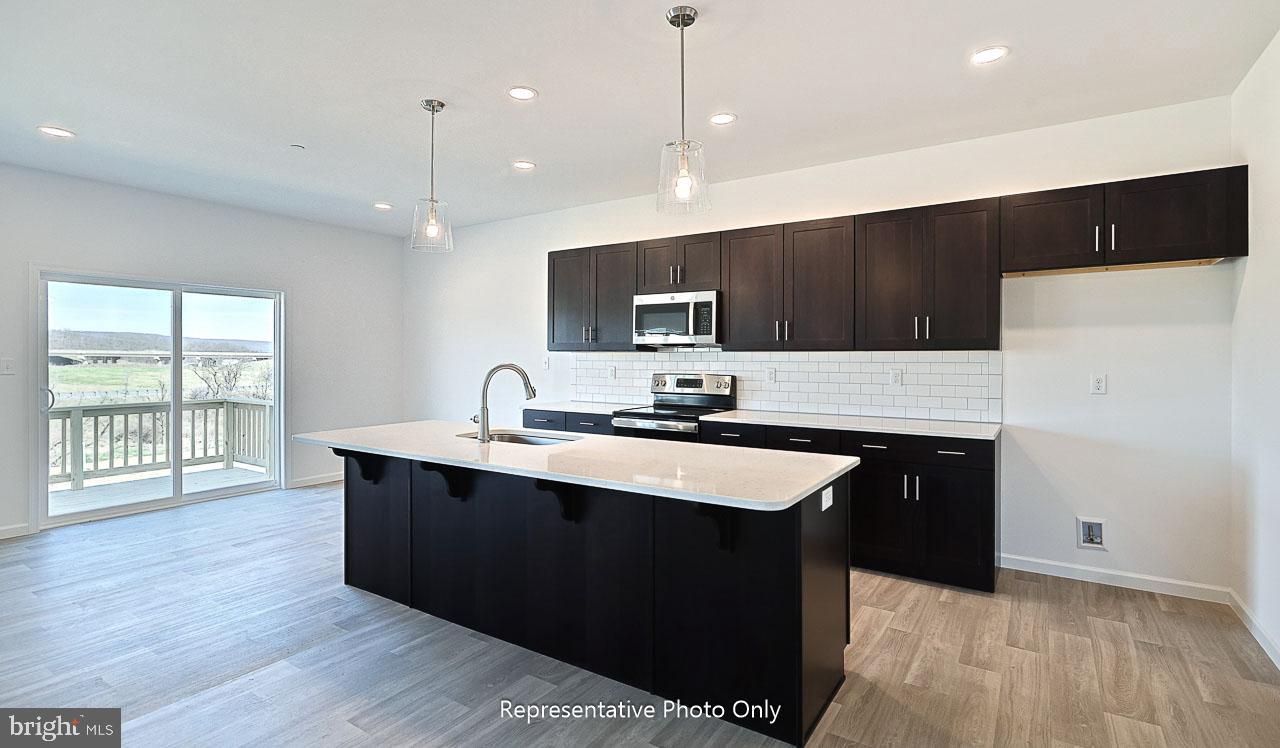 THE TOWNES AT BRIAR CREEK - Residential