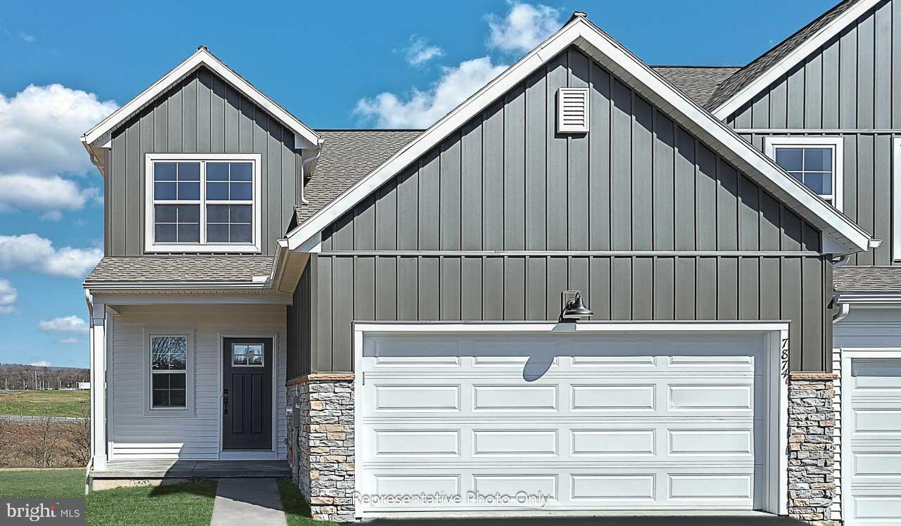THE TOWNES AT BRIAR CREEK - Residential