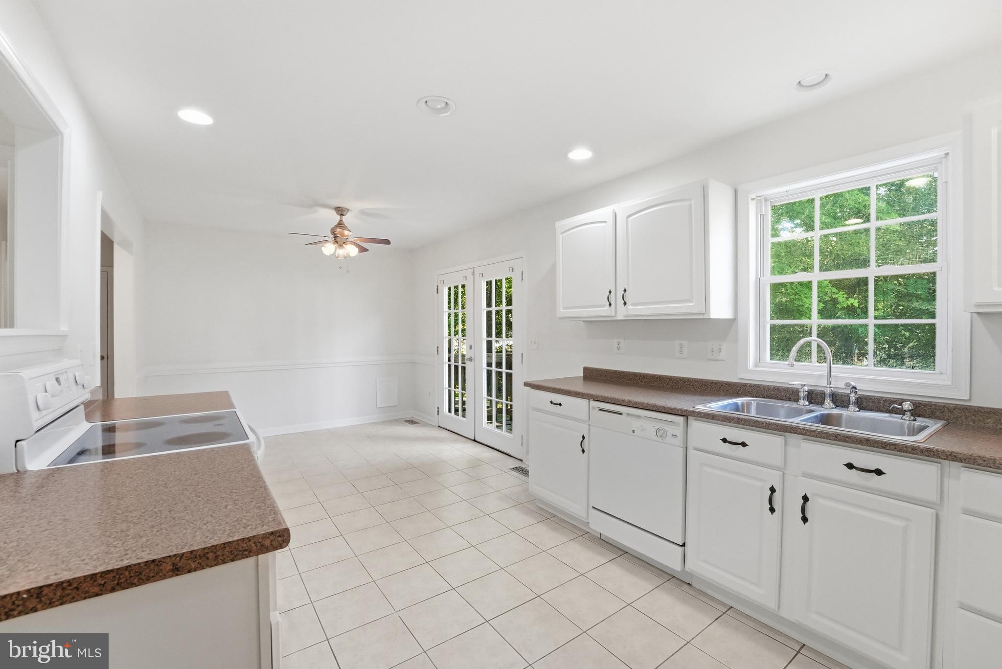 102 WAKEFIELD DRIVE