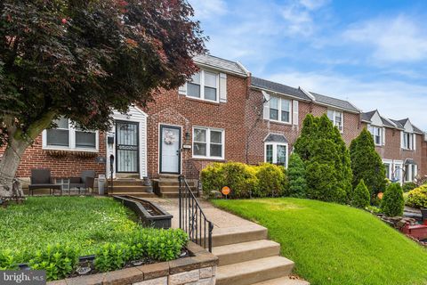 Townhouse For Sale - 1639 Ashurst Road<br/> PHILADELPHIA, PA 19151