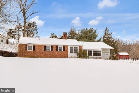 Homes For Sale - 8 Hutchinson Road<br/> ALLENTOWN, NJ 08501