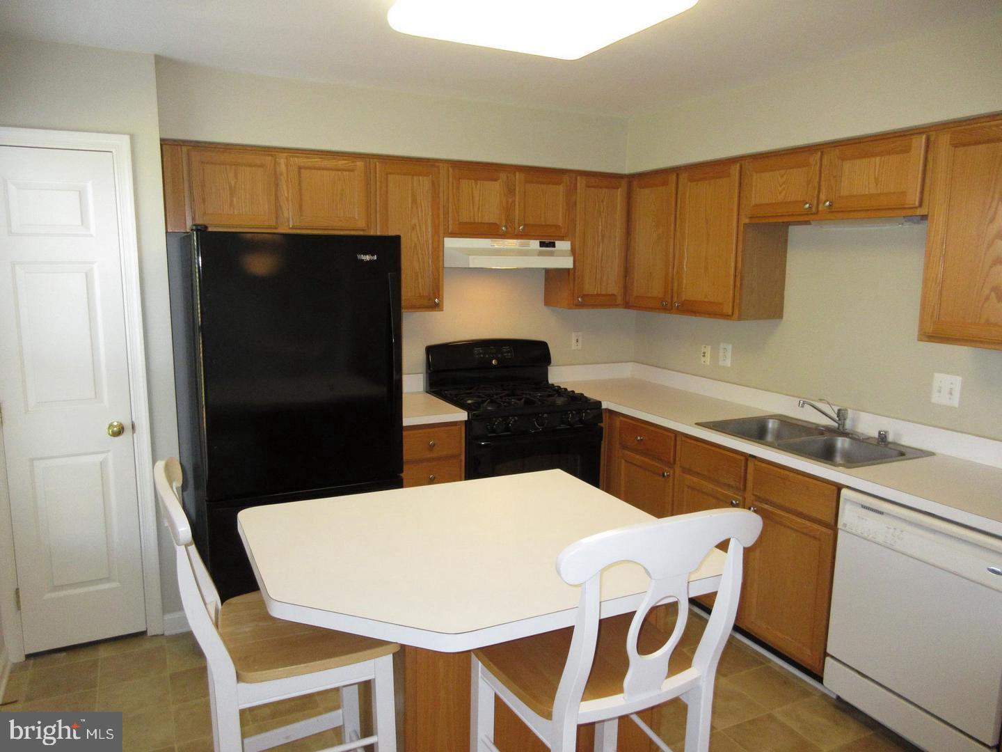 KINGSTOWNE - Residential Lease