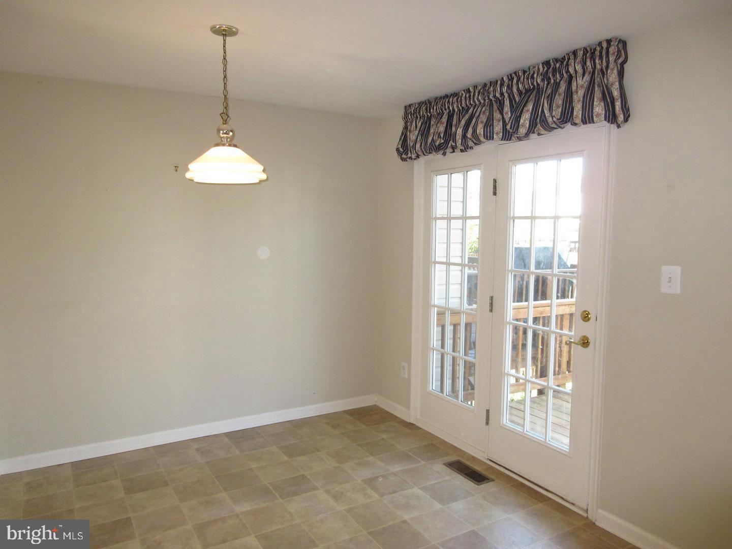 KINGSTOWNE - Residential Lease