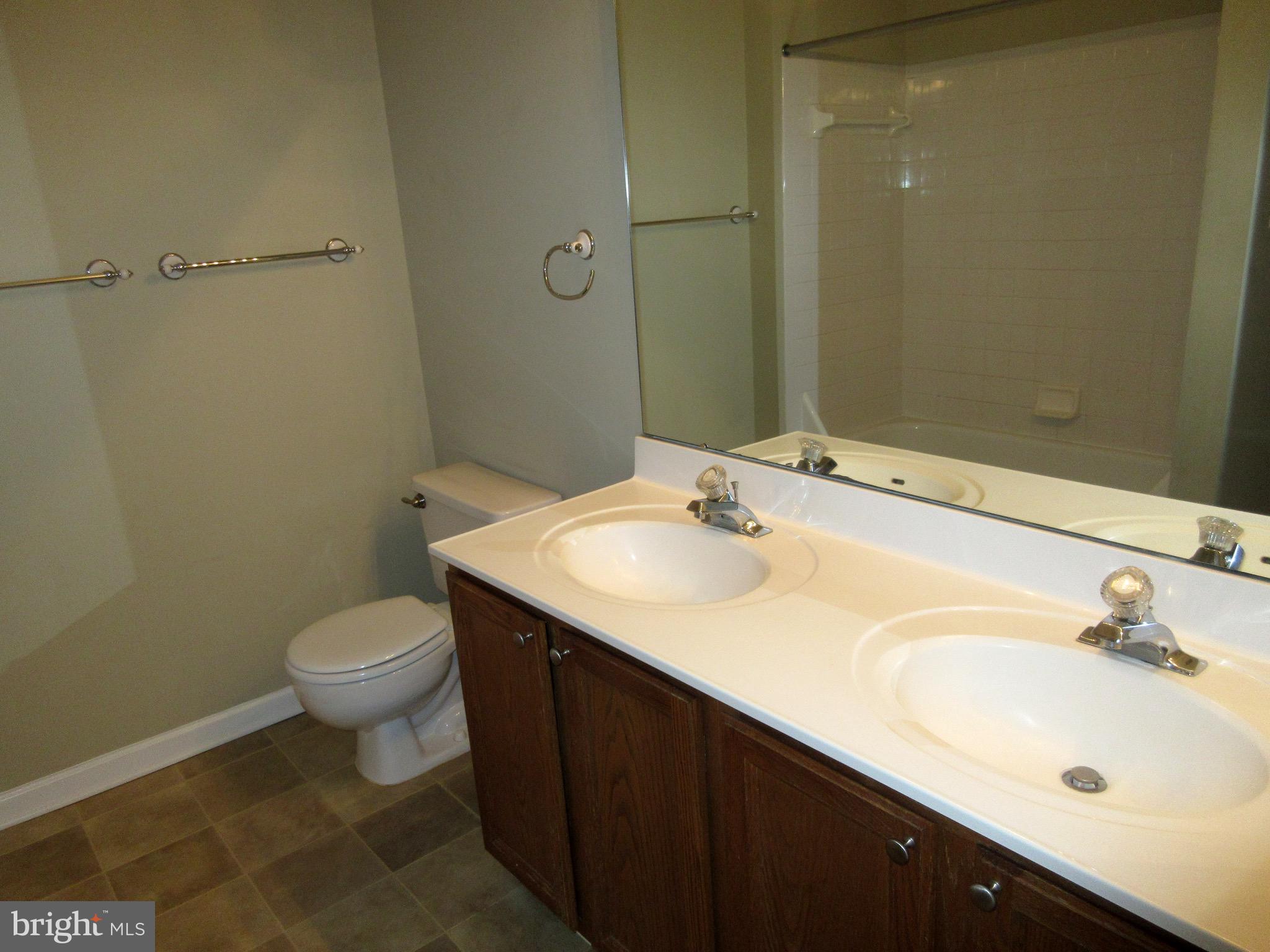 KINGSTOWNE - Residential Lease