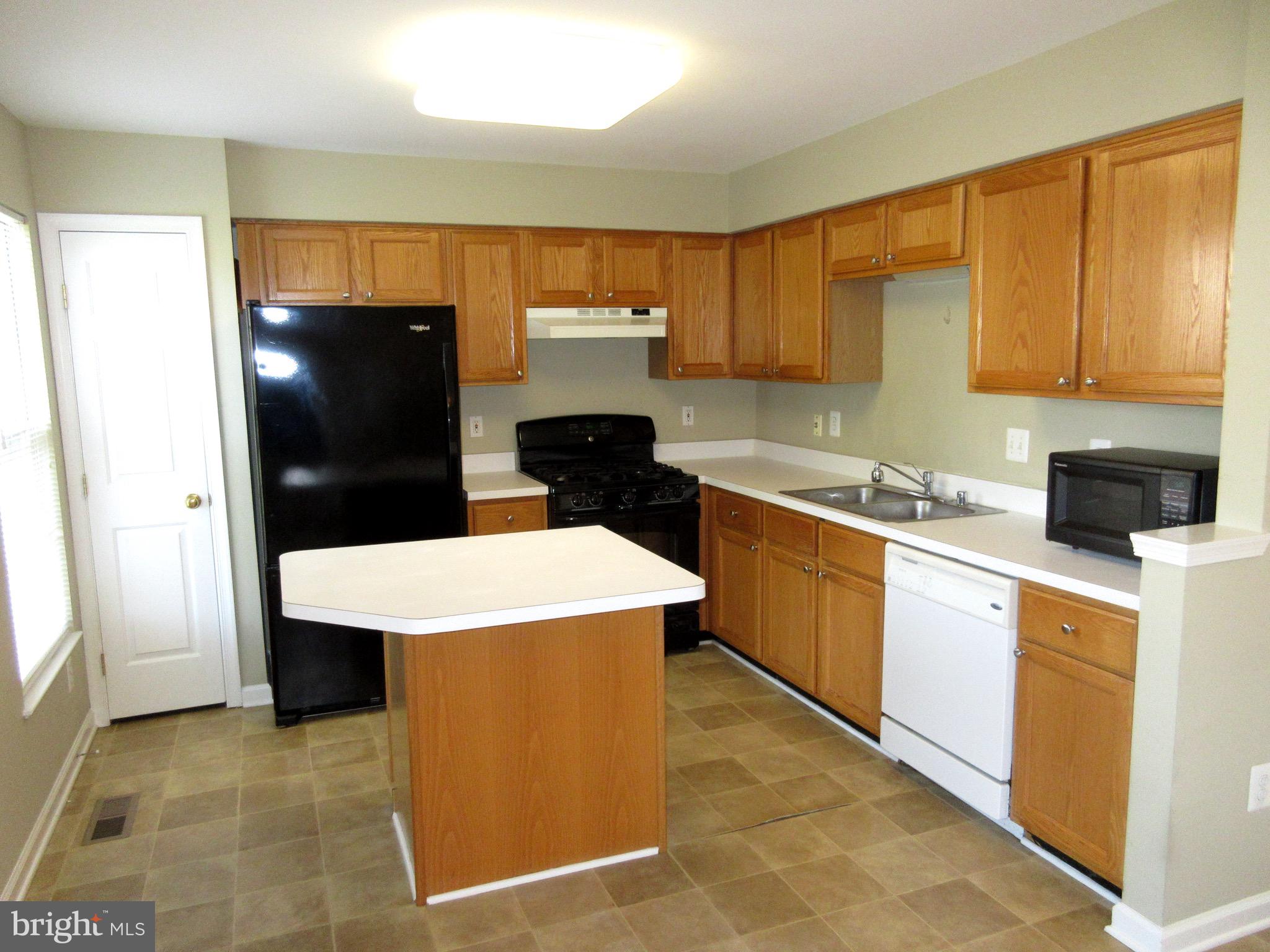 KINGSTOWNE - Residential Lease