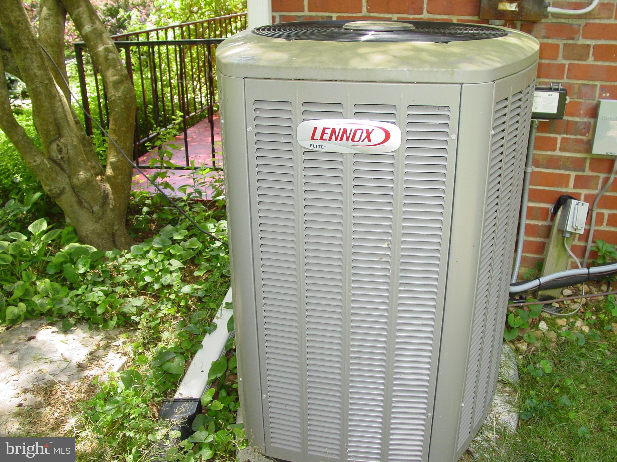 KNOLLBROOK - Residential