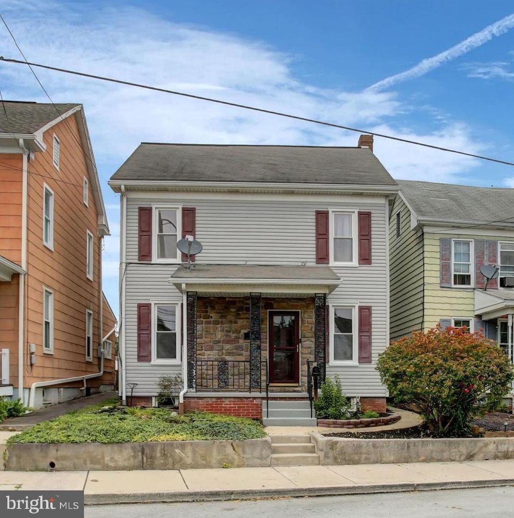 Photo of 26 Ridge Avenue, HANOVER, PA 17331 (MLS # PAYK2088114)