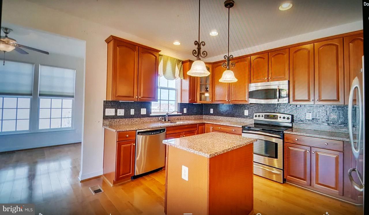 SUMMIT RIDGE - Residential Lease