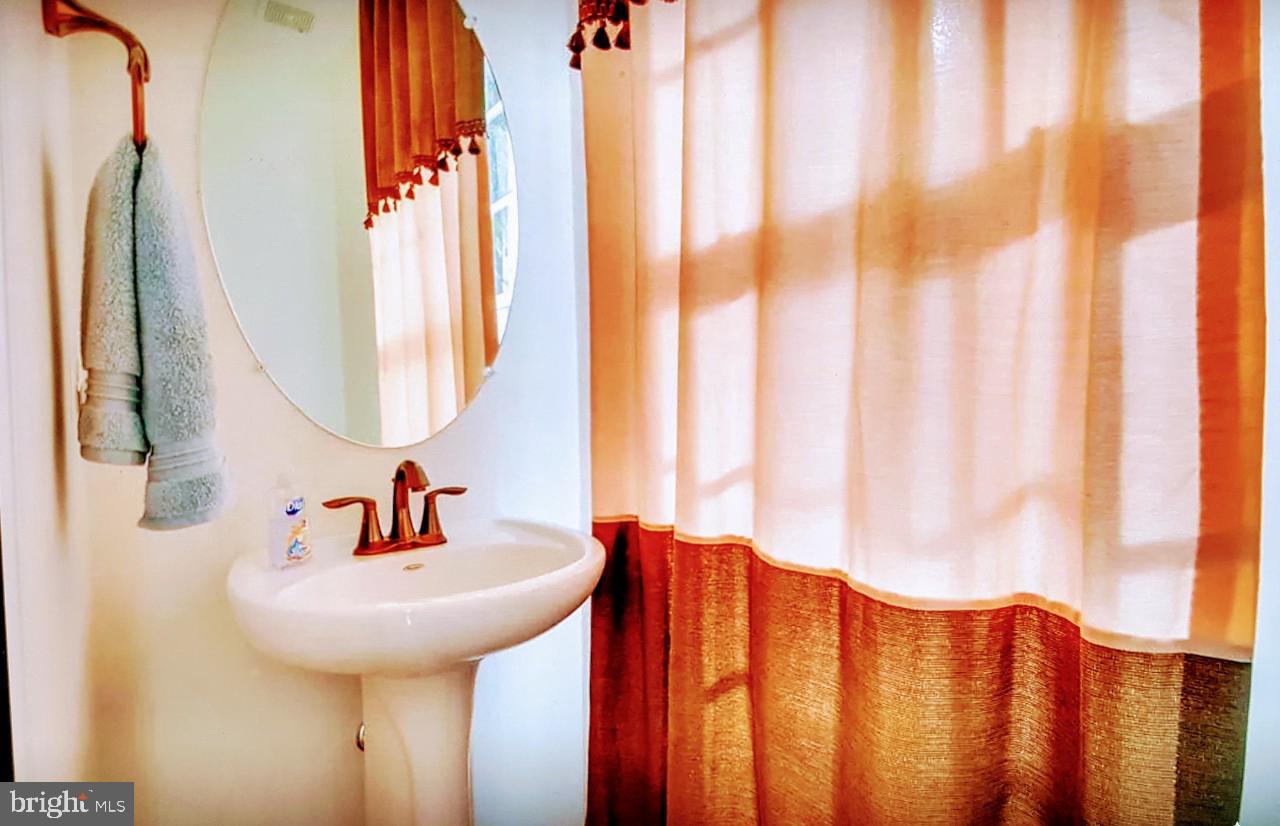 SUMMIT RIDGE - Residential Lease