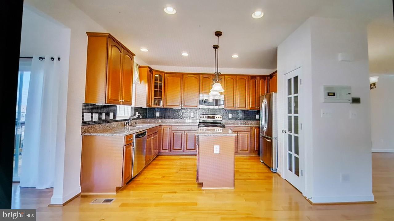 SUMMIT RIDGE - Residential Lease