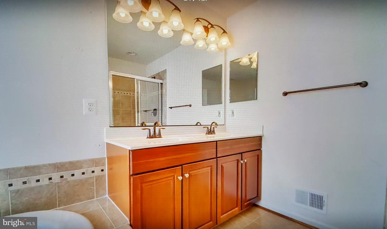 SUMMIT RIDGE - Residential Lease