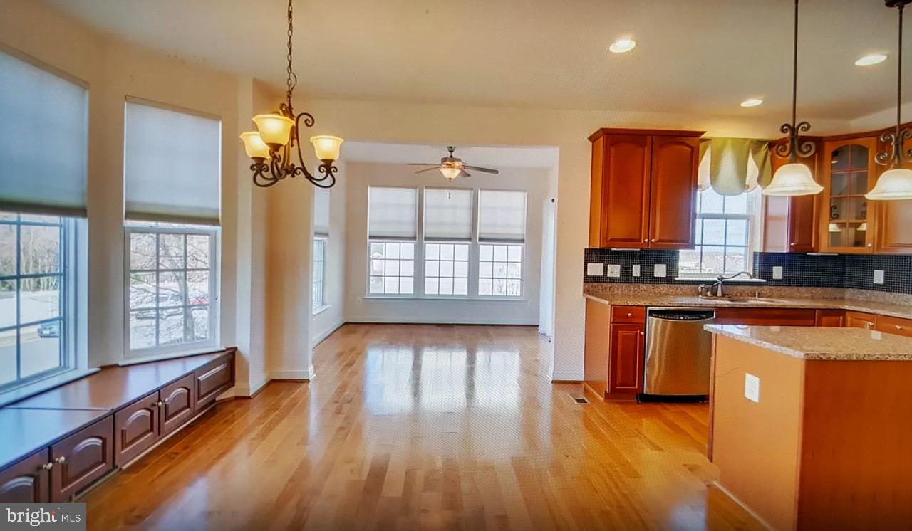 SUMMIT RIDGE - Residential Lease