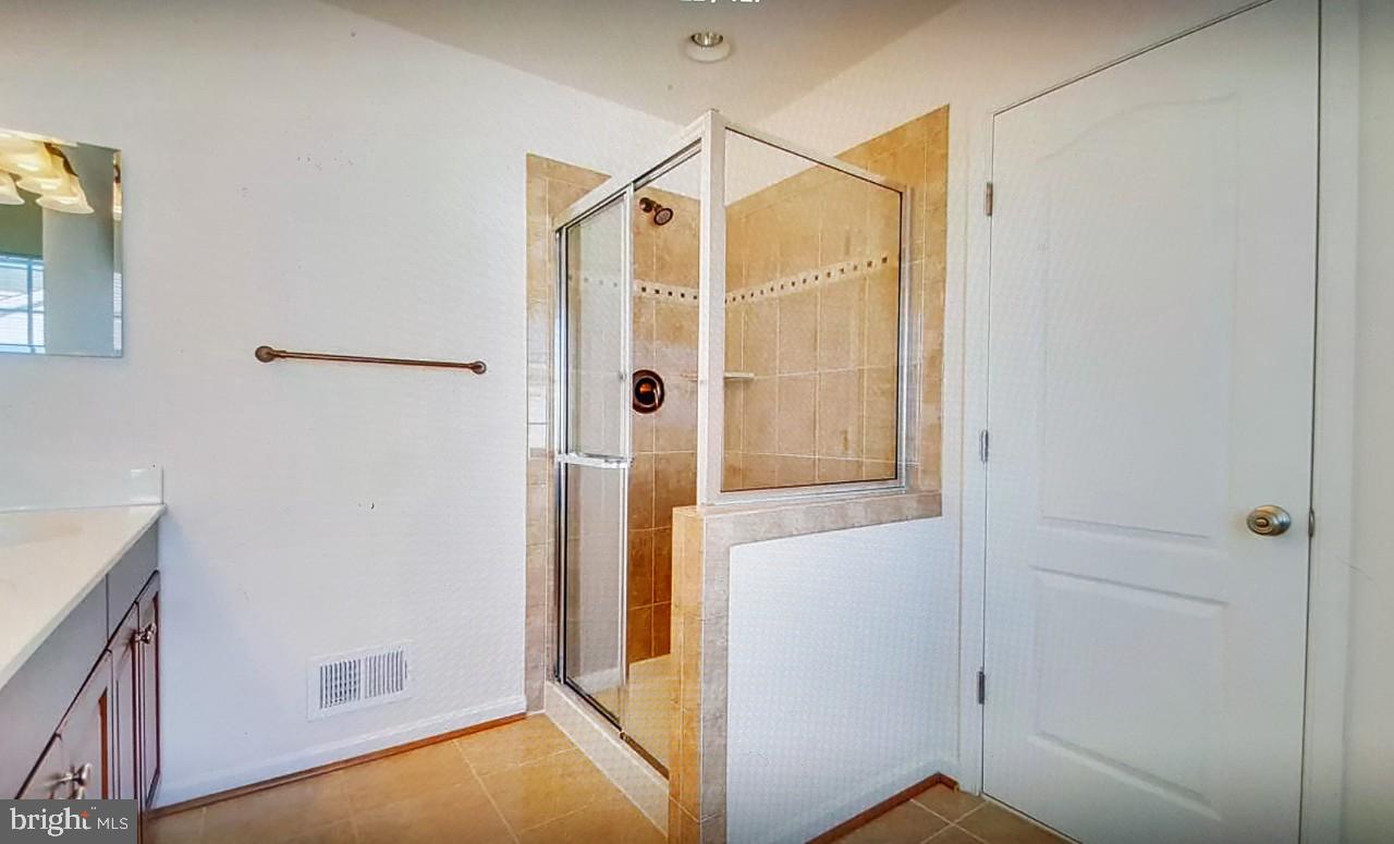 SUMMIT RIDGE - Residential Lease