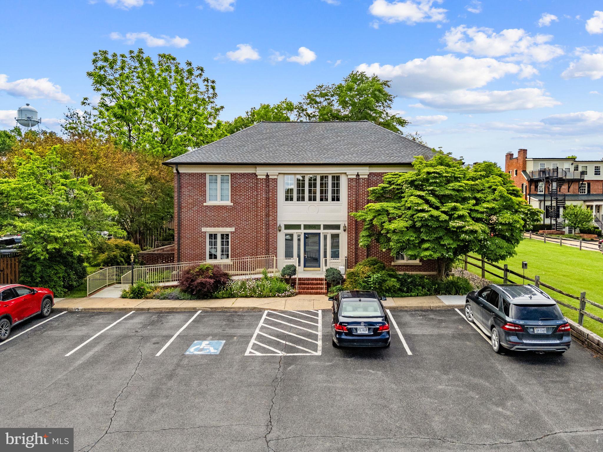 204 E FEDERAL STREET B