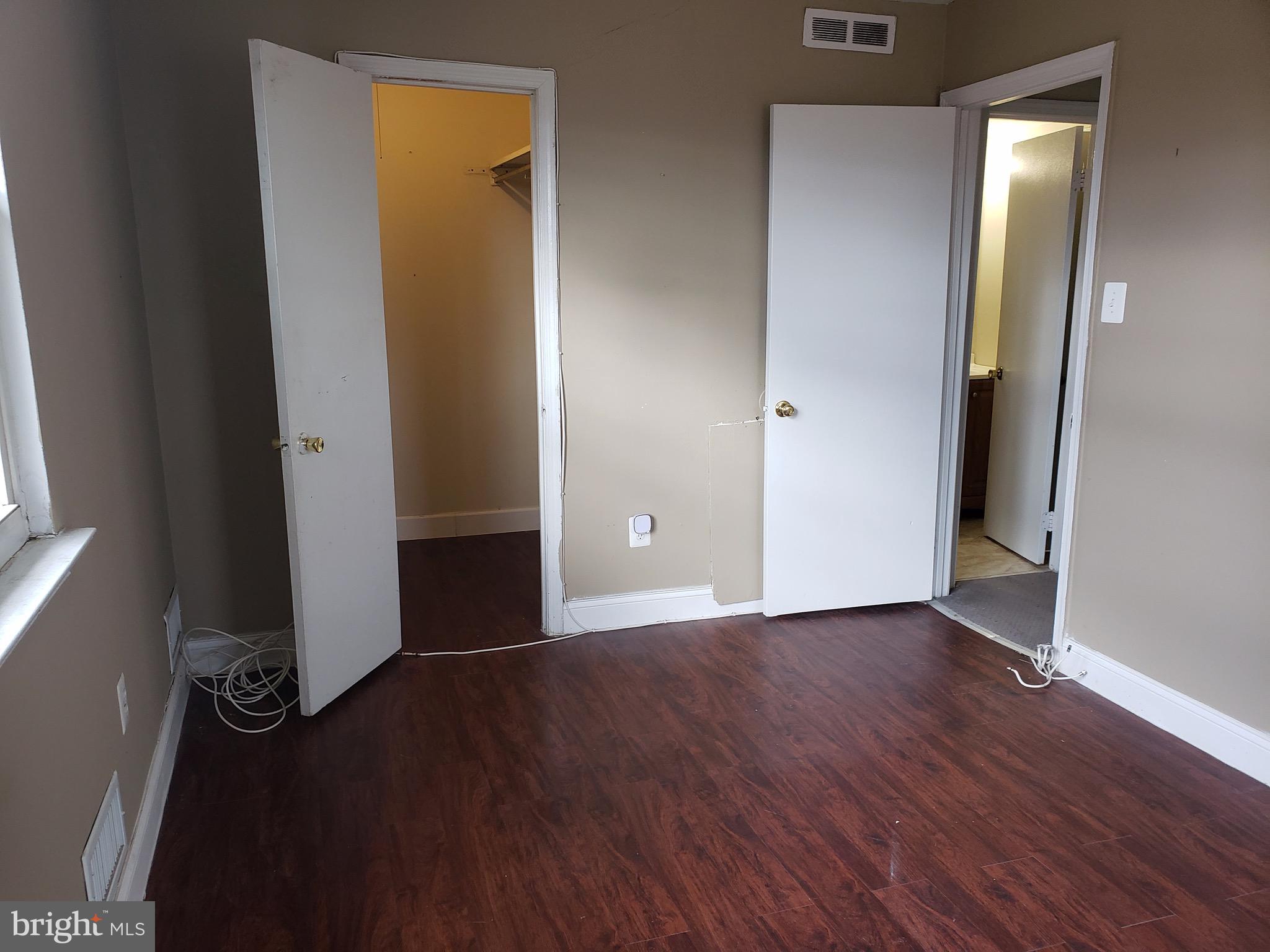 OLD TOWNE VILLAGE CONDOMINIUMS - Residential