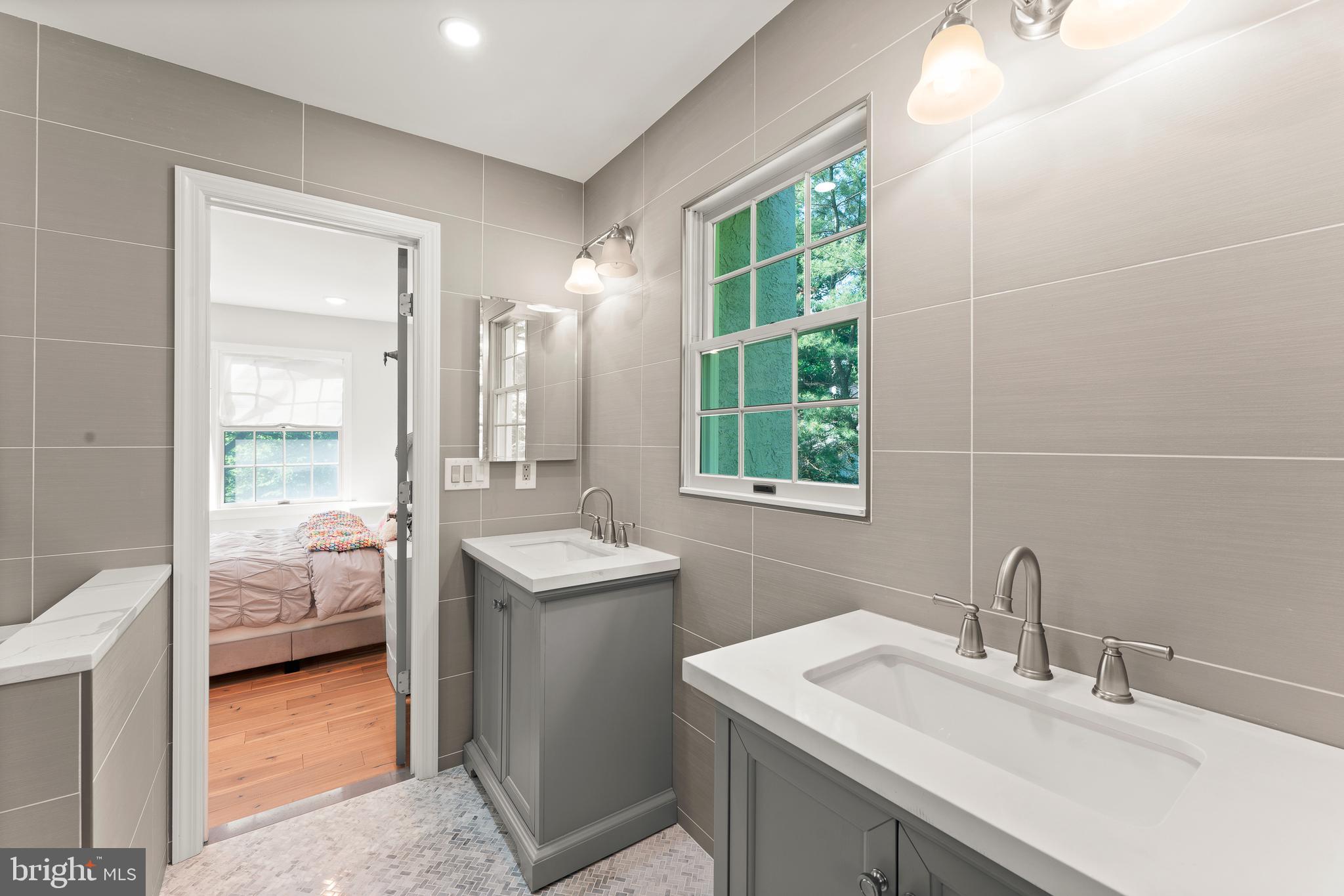 SPRING MDWS - Residential