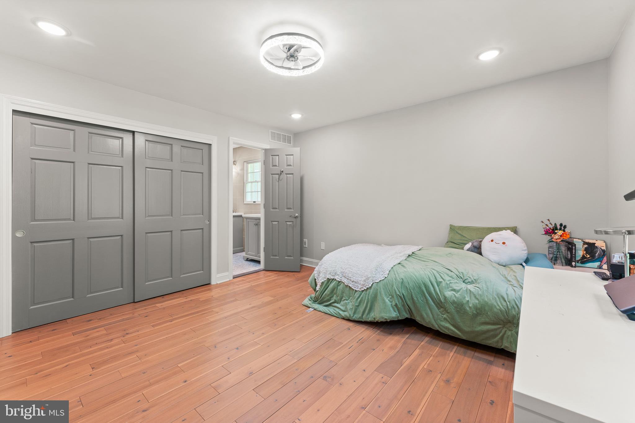 SPRING MDWS - Residential