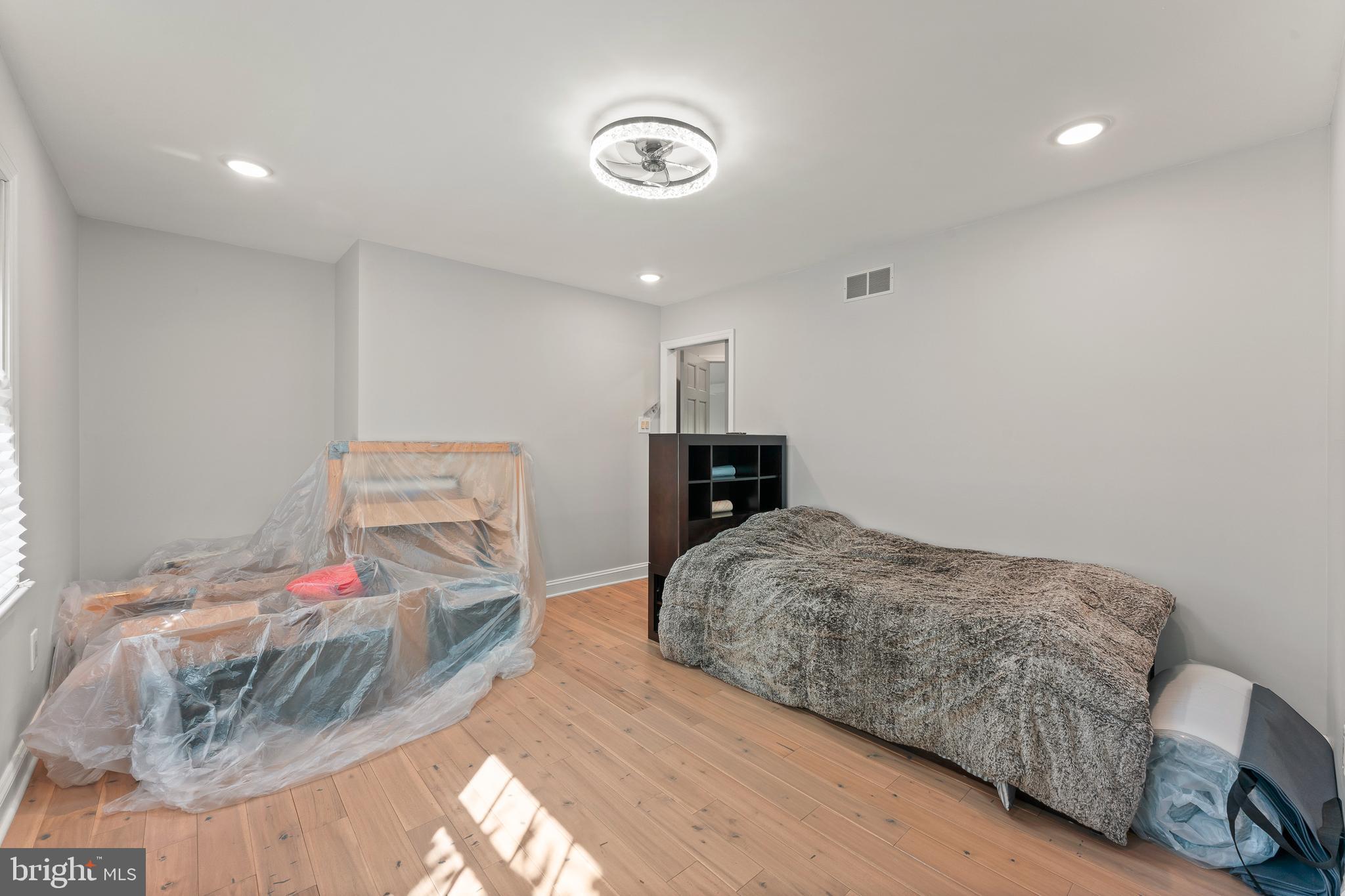 SPRING MDWS - Residential