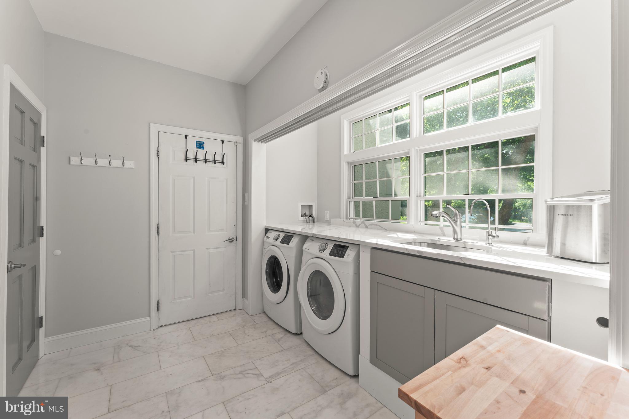 SPRING MDWS - Residential