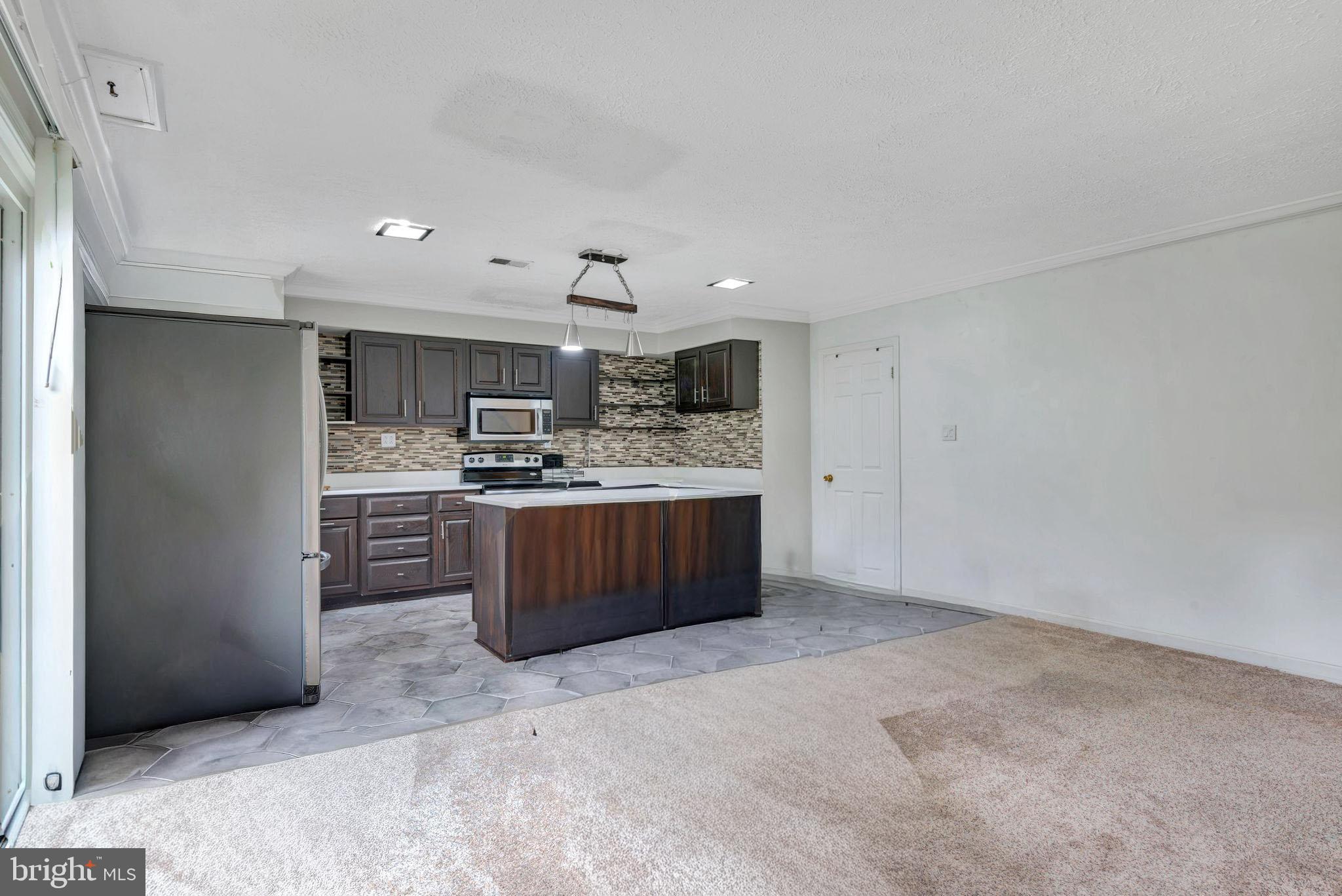 PEACH MEADOW - Residential Lease