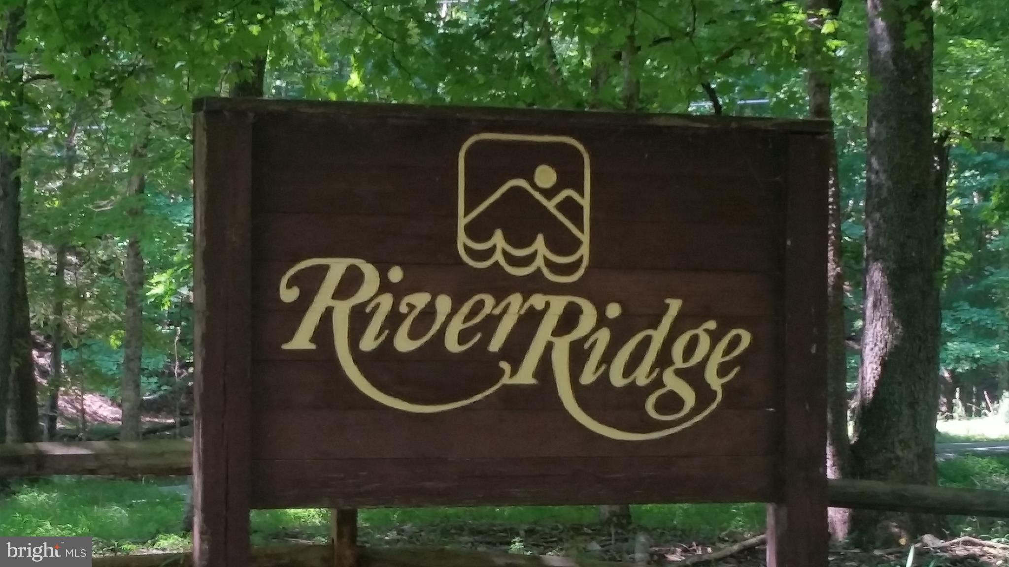RIVER RIDGE - Land