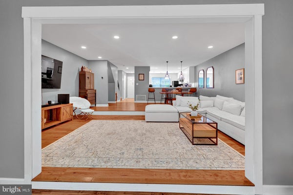 34 VIBURNUM CT, LAWRENCE TOWNSHIP, NJ 08648 - Image 86ec7defdb46da975c085d3bfa031f7d/453102474