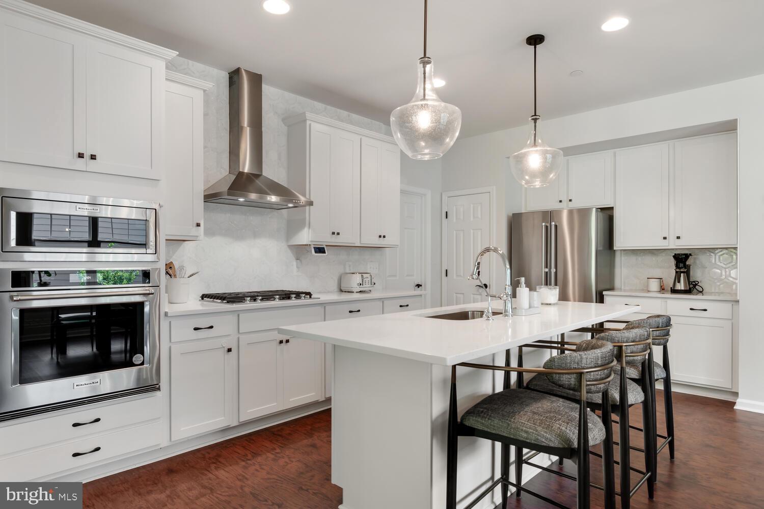 EASTON VILLAGE - Residential