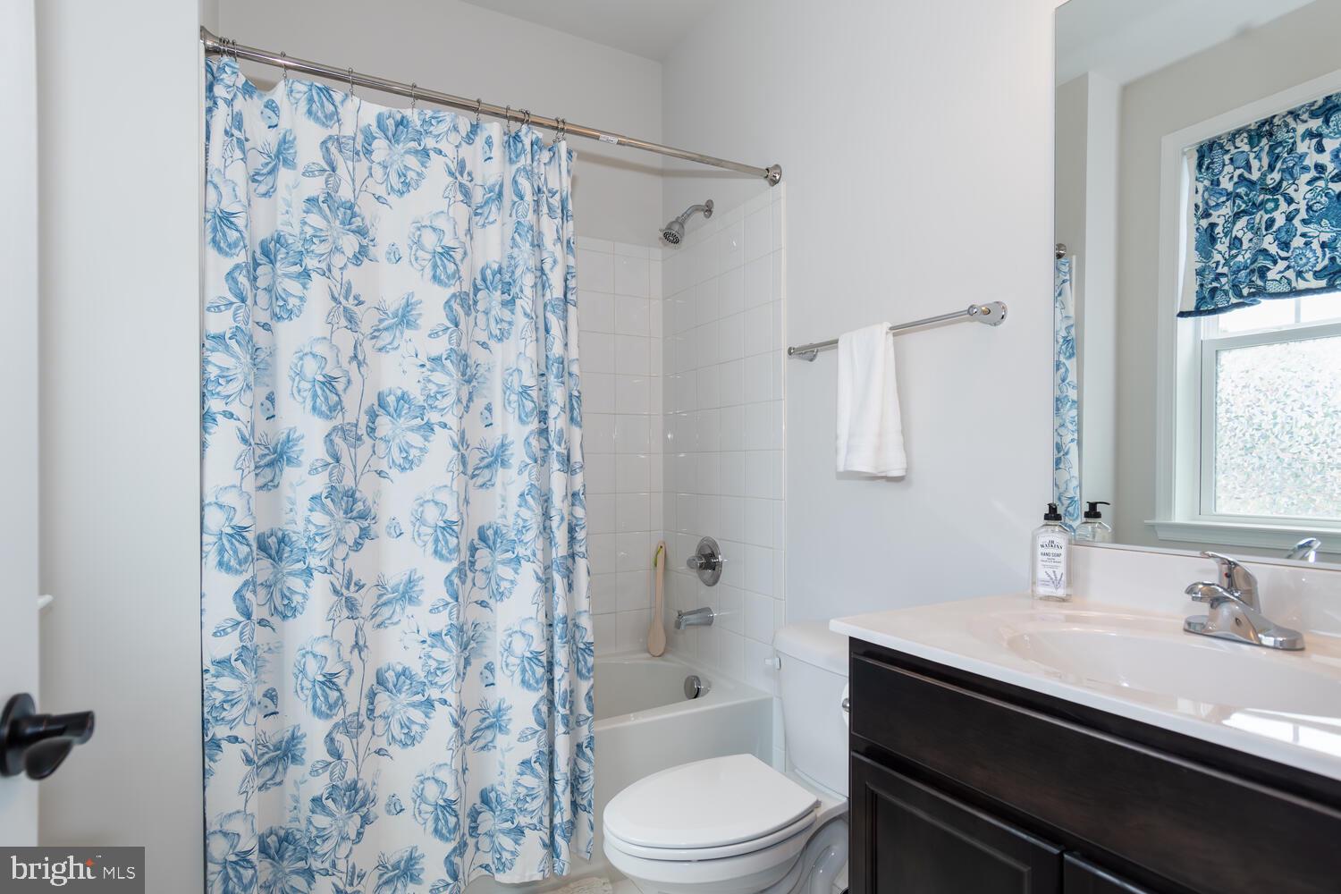 EASTON VILLAGE - Residential