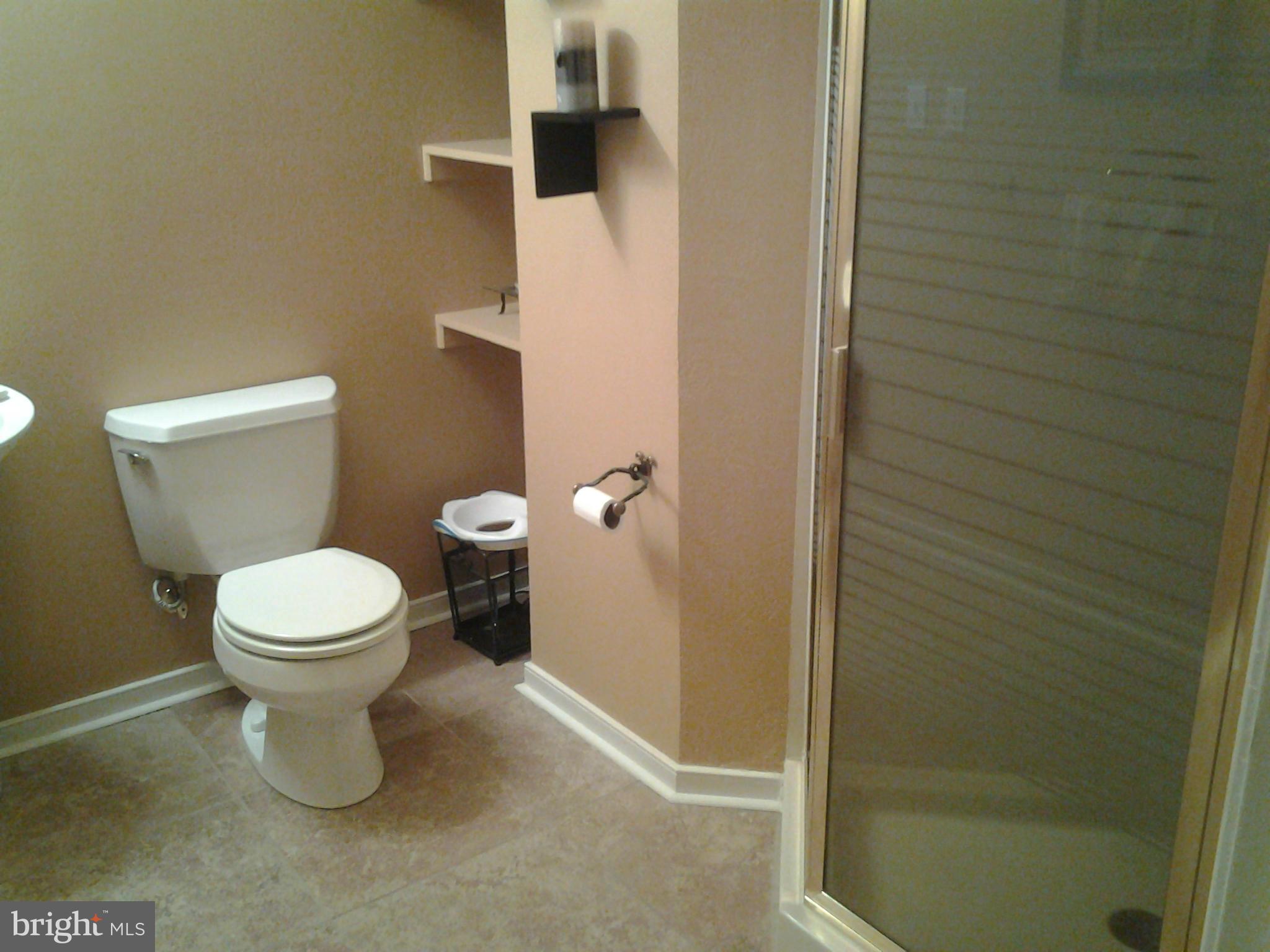 GABLES AT SUMMIT CHASE - Residential