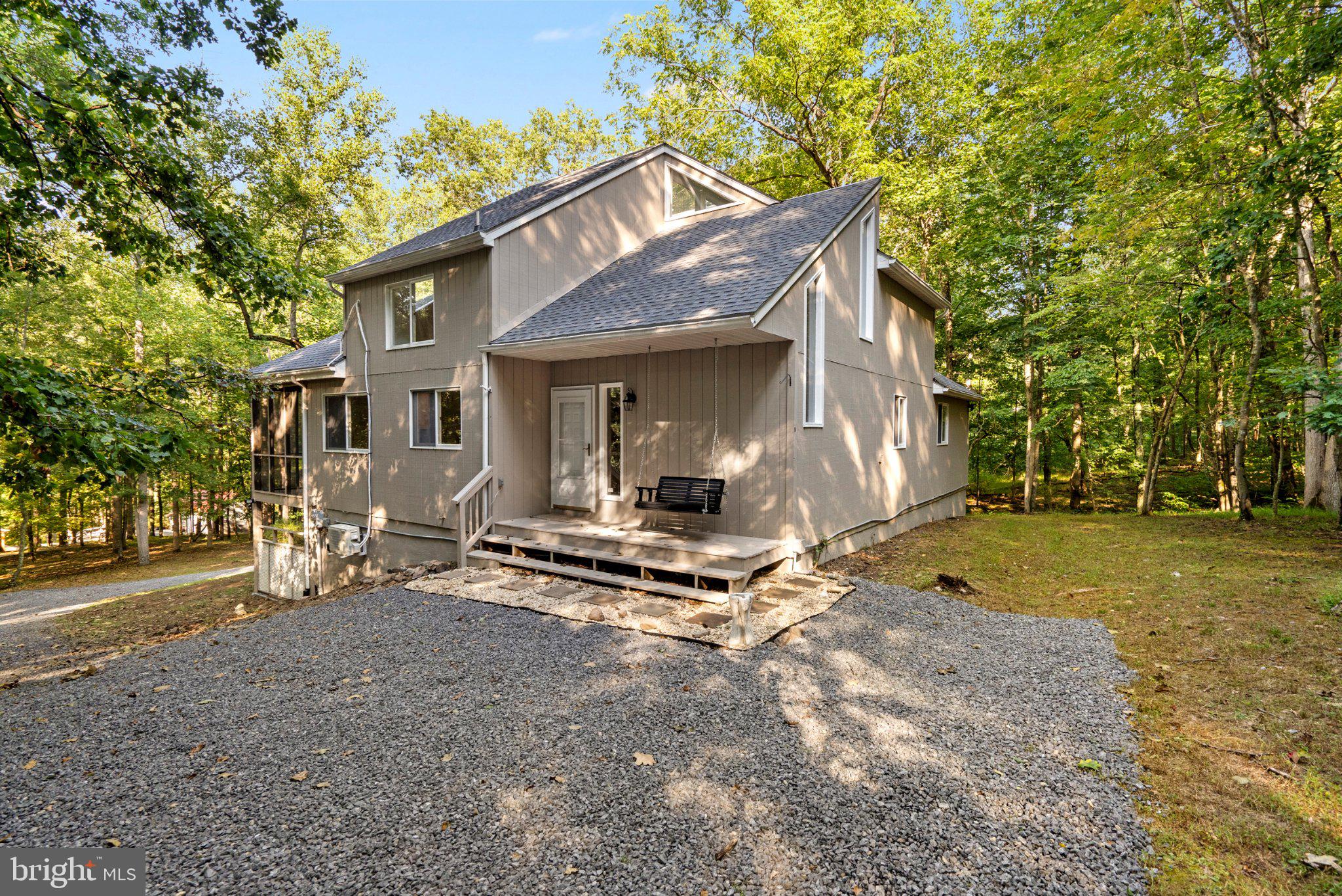 723 AMBERWOOD LANE