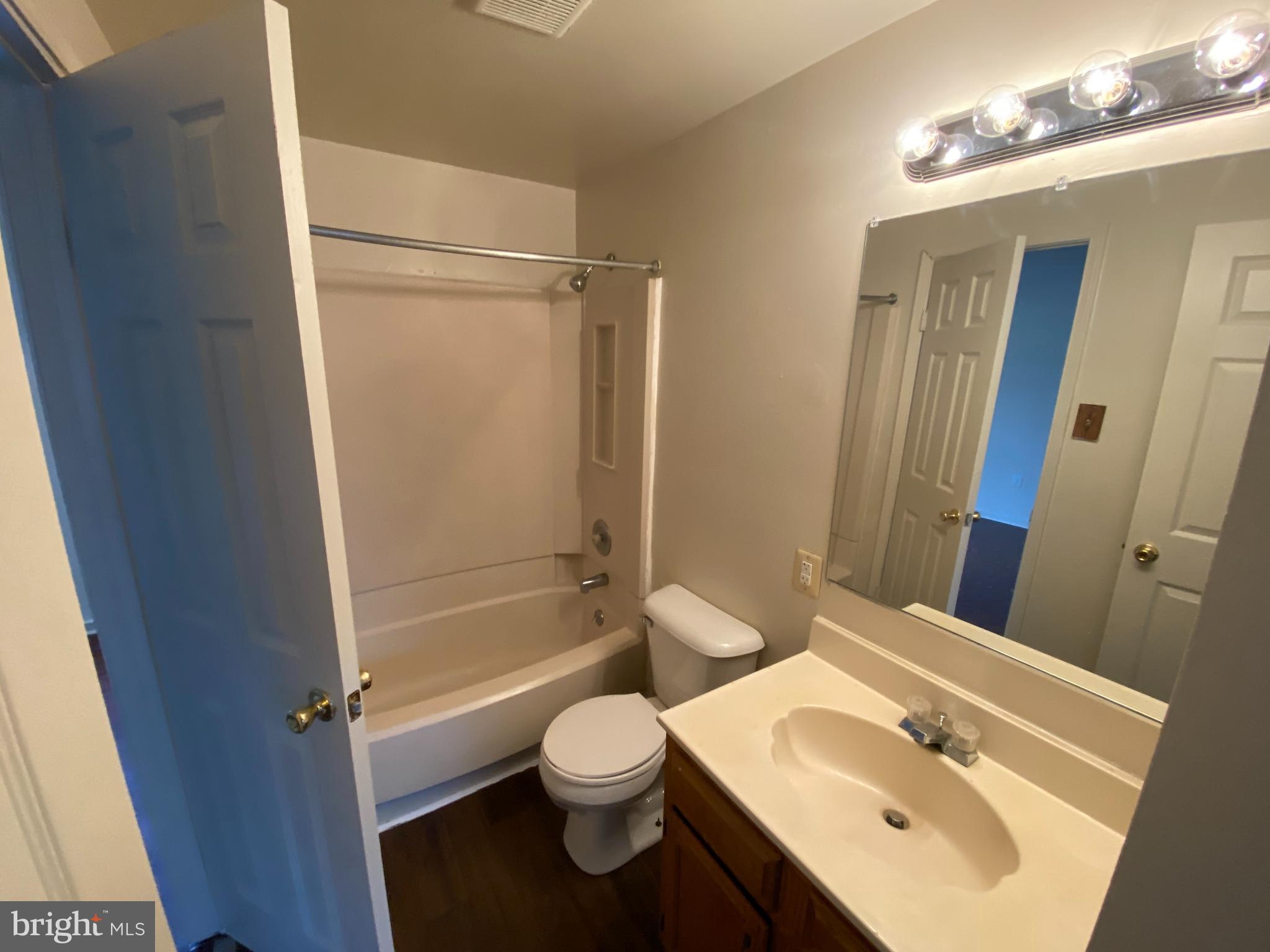 PRESIDENTIAL VILLAGE - Residential Lease