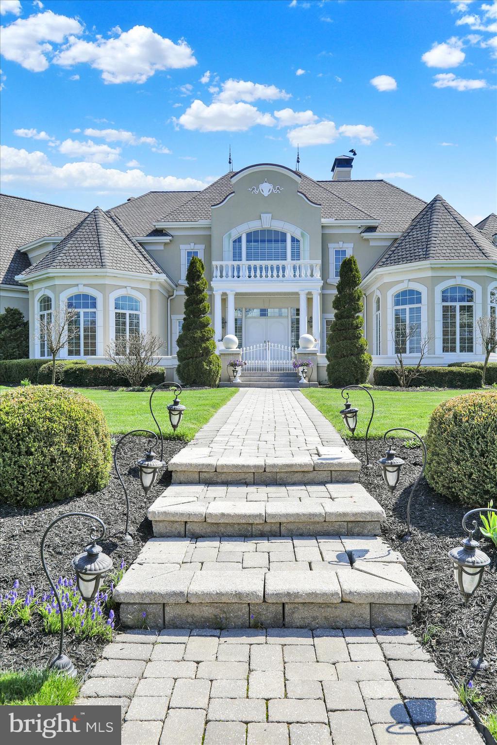 1000 BLUESTONE DRIVE