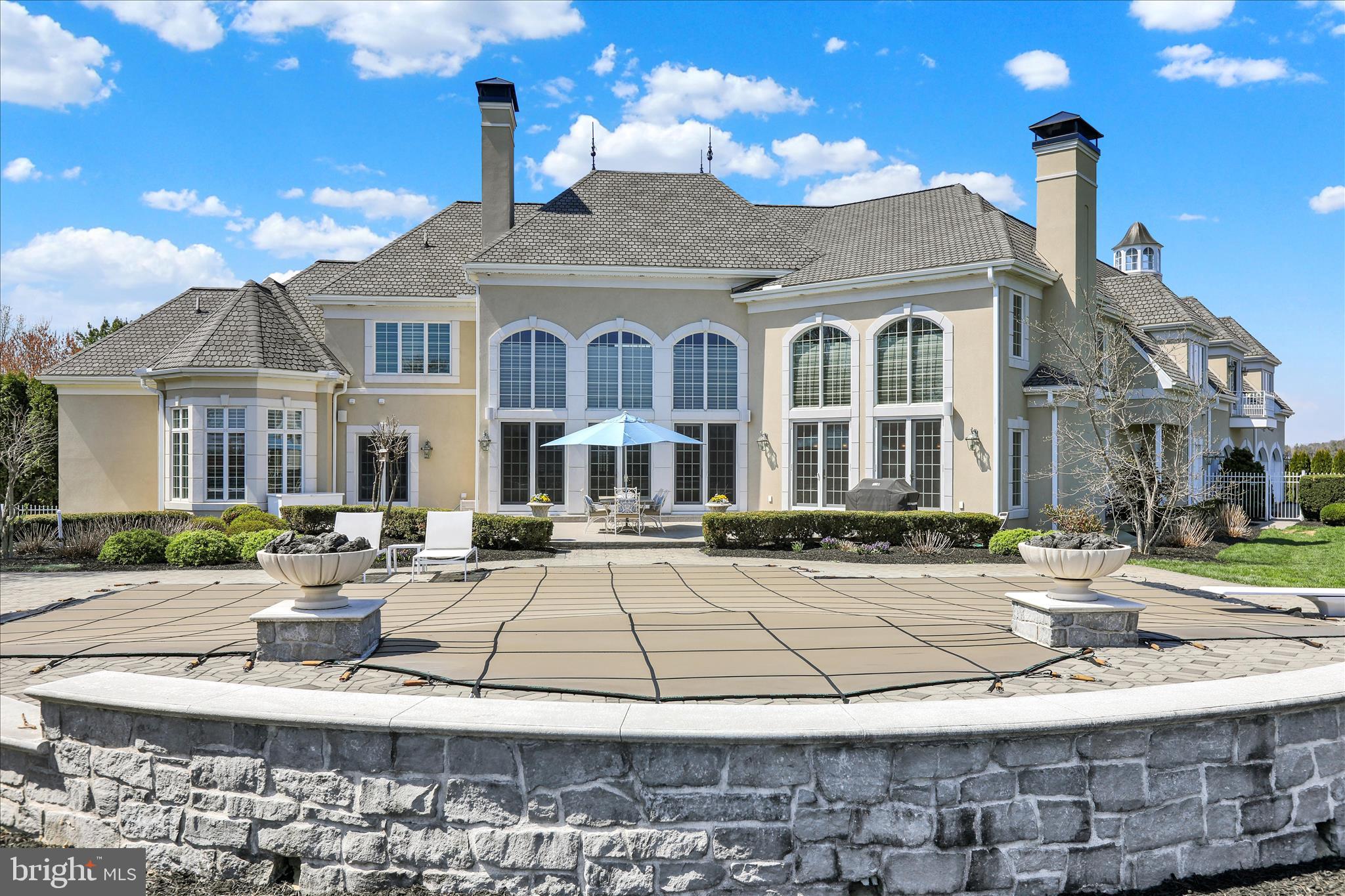STONEHENGE - Residential