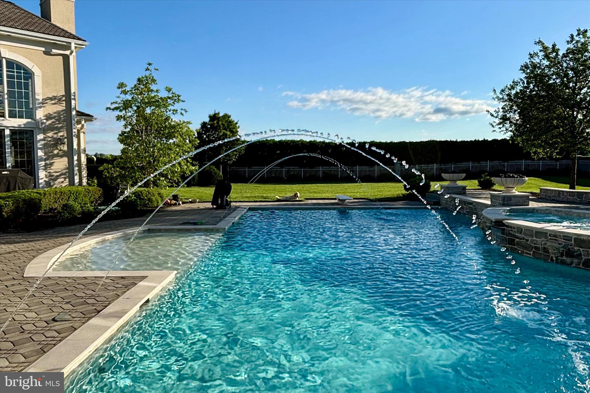 STONEHENGE - Residential