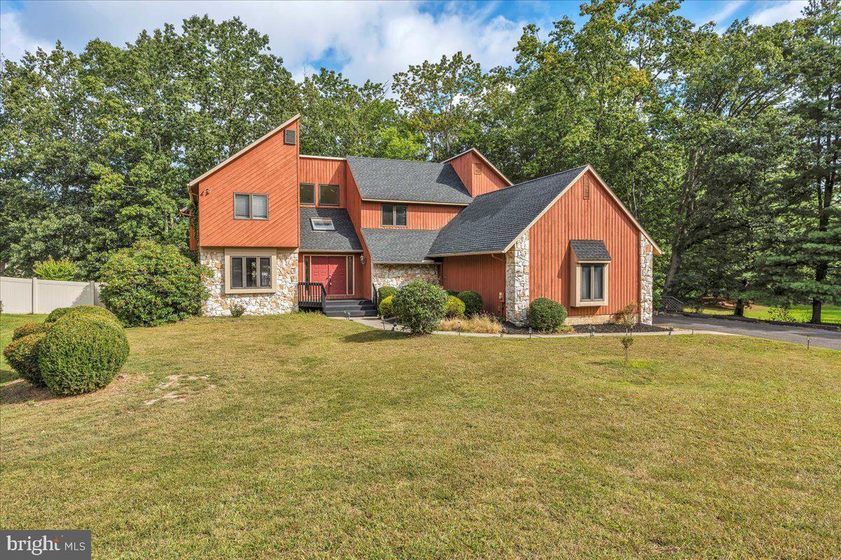 8 KIMBERLY COURT