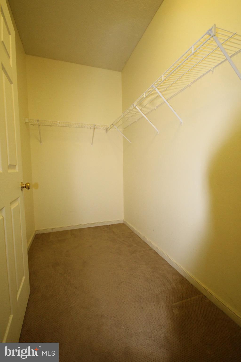 RIVERGATE II - Residential Lease