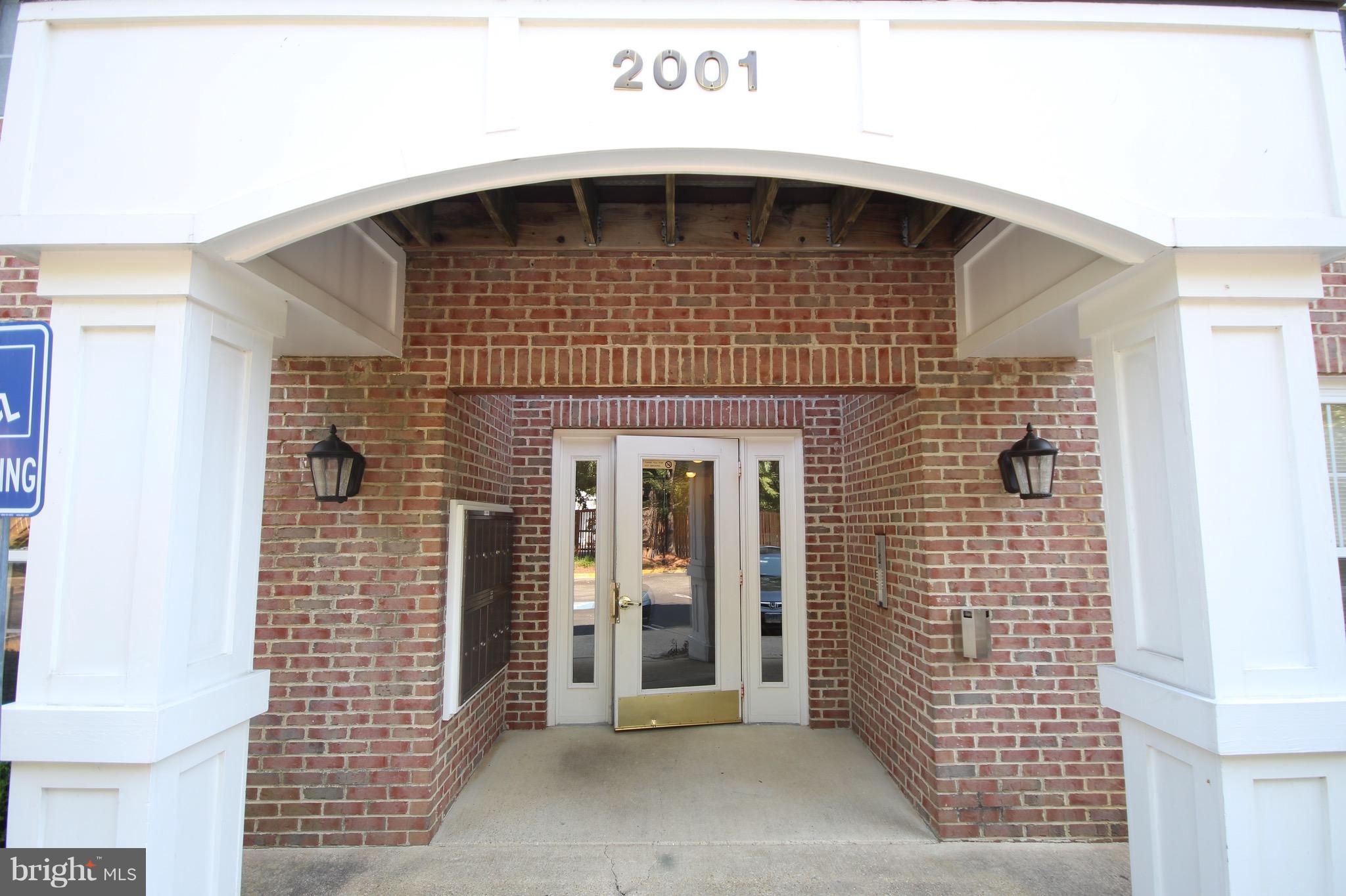 RIVERGATE II - Residential Lease