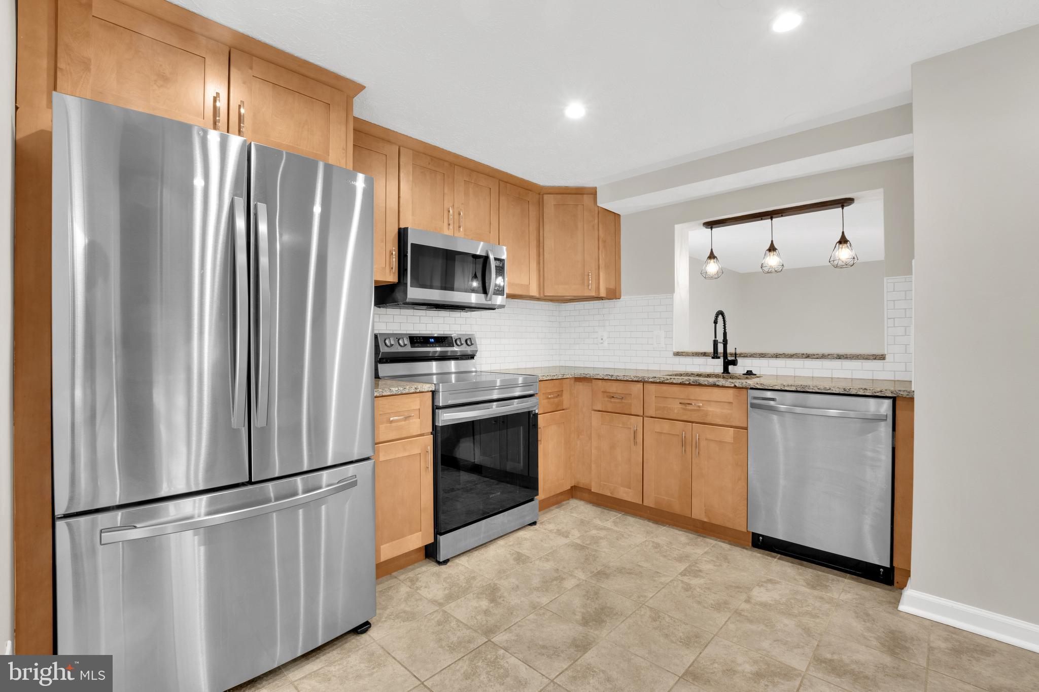 POHICK VILLAGE - Residential Lease