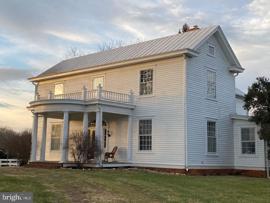 "Maplewood" was built on part of the 40,000 acre Kavanaugh Grant of 1710. The original house dates back to 1760, which is believed to be when the boxwoods were planted. 145 acre tract is mostly open fields. 3 bedroom, 2 bath, spacious home features hardwood flooring throughout, in-ground swimming pool and hot tub, fenced, 2 storage sheds, barns and 3 car garage. Truly a historic masterpiece!