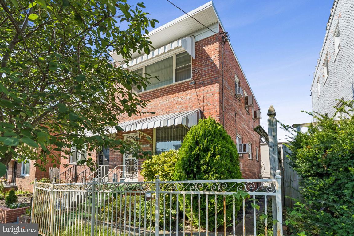 94 TUCKERMAN STREET NW