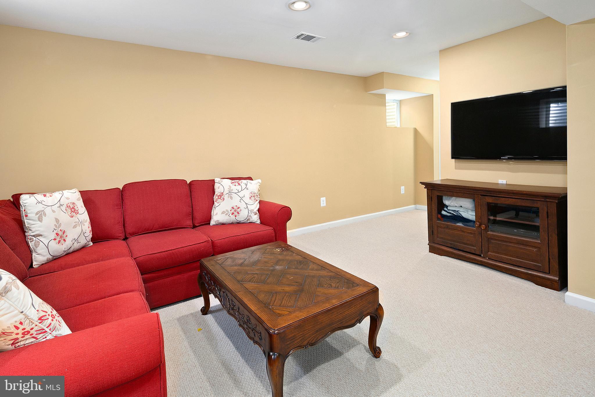 SIGNAL HILL - Residential